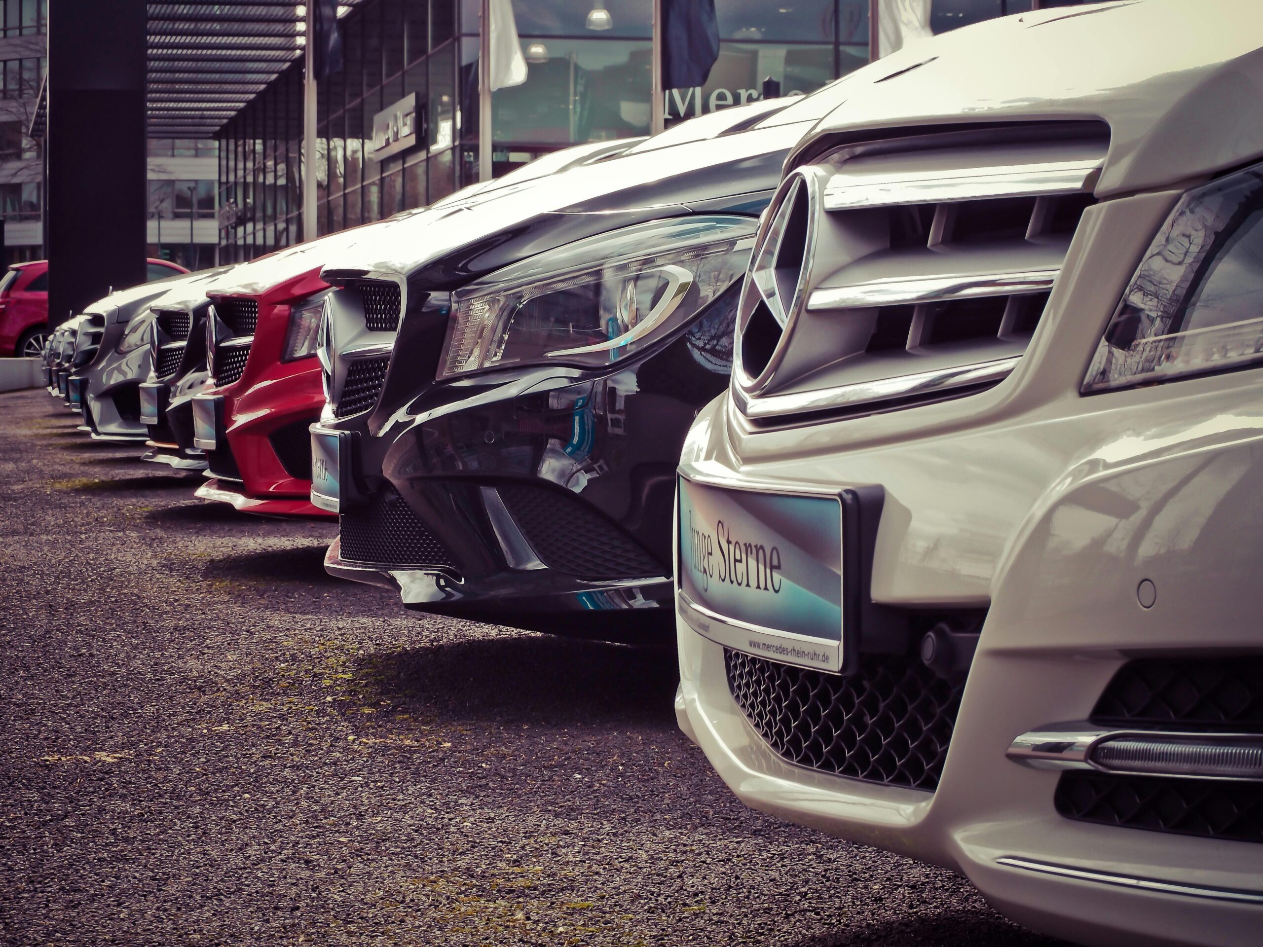 Read more about the article How to Start a Car Rental Business in Dubai