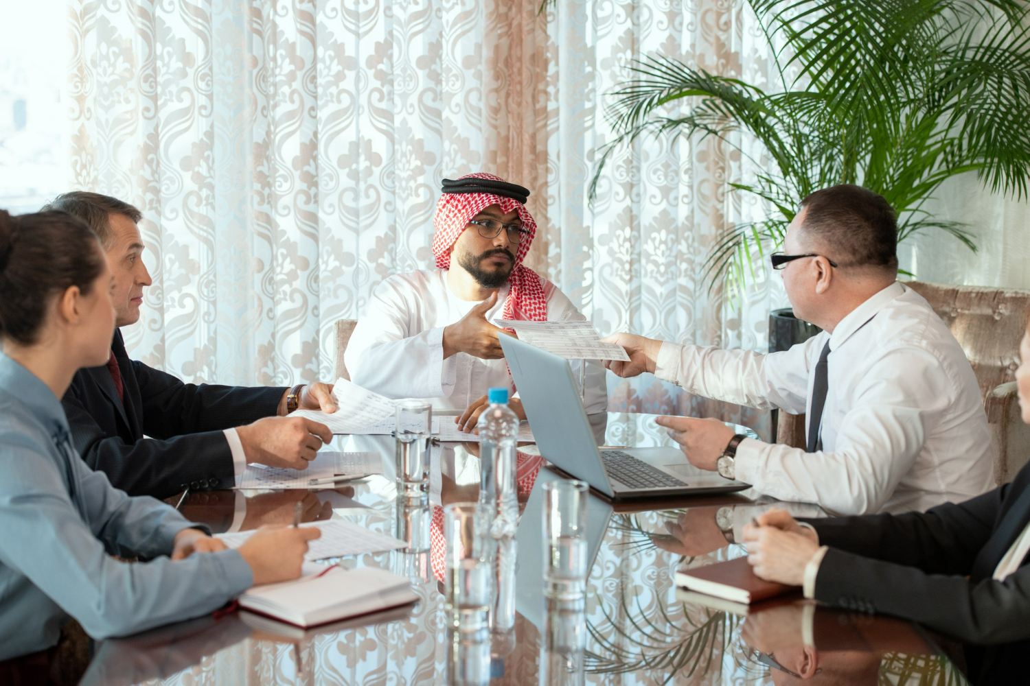 Read more about the article Skip the Sponsor: Your Fast Track to Owning a Business in Saudi